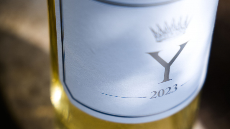 Bottle shot of the new, 2023 vintage of "Y" by Château d'Yquem.