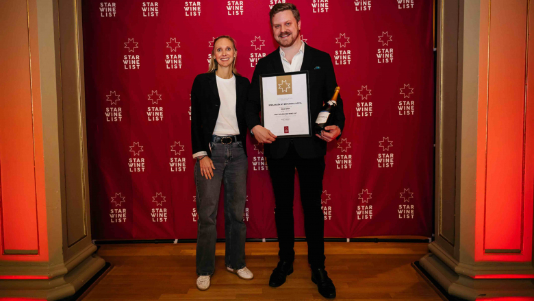 Karen-Sofie Stenzel, representing Nyetimber, with Thomas Andersen, Head of Wine at the Britannia Hotel. Photo by Erik Krafft.
