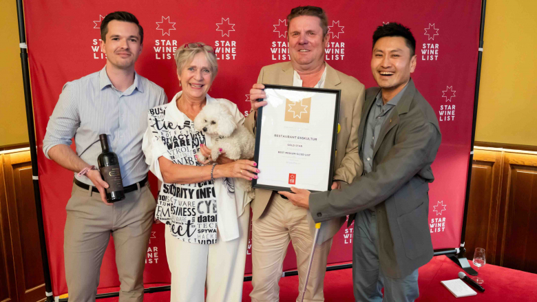 Alexandre Blaix, representing Joseph Phelps, with Andreas and Rosemarie Unterlechner, of Restaurant Esskultur, St. Jakob in Haus, and Stephen Wong MW. Photo by Robert Herbst.