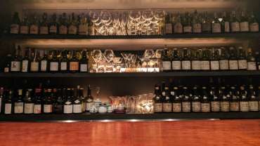 Goût de Jaune, a wine bar in Tokyo, Japan.
