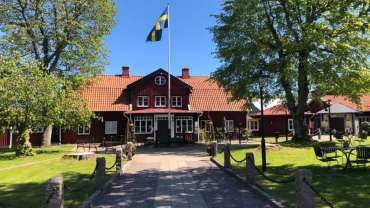 Stufvenäs Gästgifveri, a restaurant and hotel in Söderåkra, Sweden.