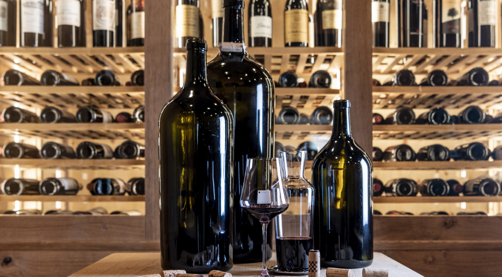 Donatz Wine Bar, a wine bar in Samedan, Switzerland.