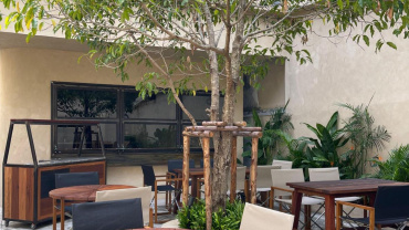 Mod Kaew Wine Bar, a wine bar in Bangkok, Thailand.