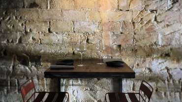 Terra à Vins, a wine bar in Valencia, Spain.