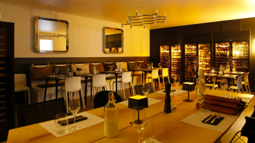 L’univerre, a restaurant in Bordeaux, France.