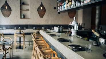 Blaue Libelle, a wine bar in Munich, Germany.