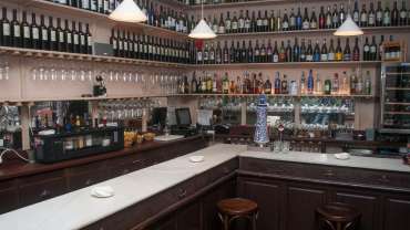 De Vinos, a wine bar in Madrid, Spain.
