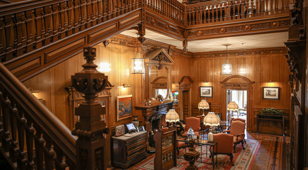 Palé Hall Hotel, a hotel and restaurant in Llanderfell, UK.