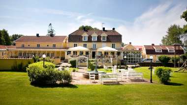 Hotel Skansen, a restaurant and hotel in Färjestaden, Sweden.