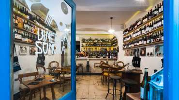 Vineria Sonora, a wine bar in Florence, Italy.