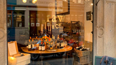 La Vinothèque RSVP, a wine bar in Milan, Italy.