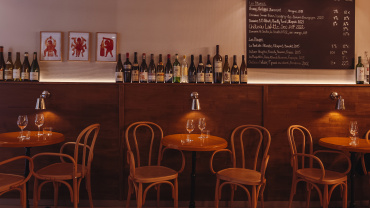 Hôtel Pinard, a wine bar in Montpellier, France.