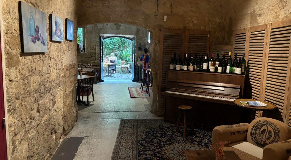 YARRA, a wine bar in Bordeaux, France.
