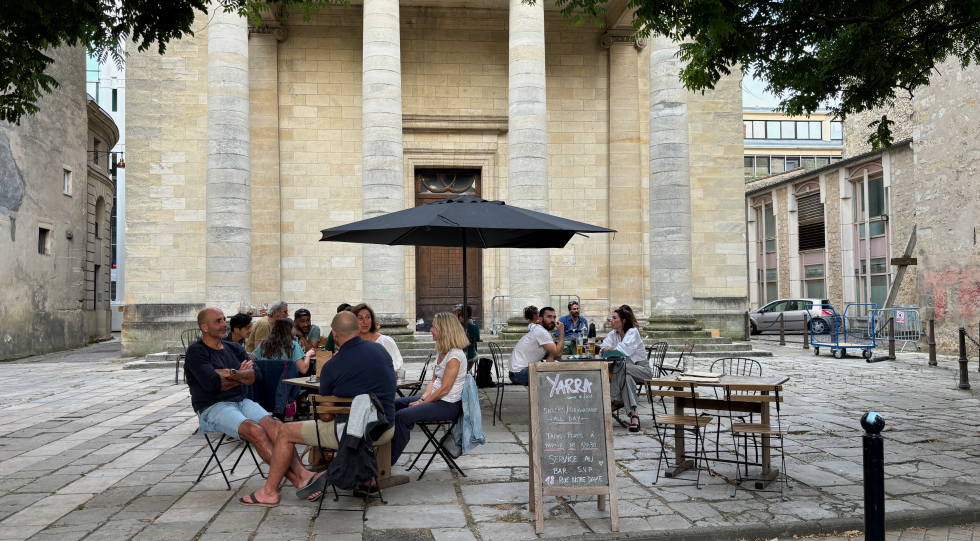 YARRA, a wine bar in Bordeaux, France.