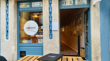 Dogma Wine Bar, a wine bar in Porto, Portugal.