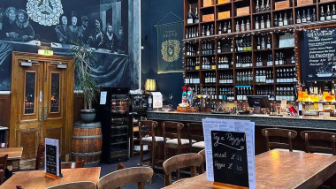 Le Di Van, a restaurant and wine bar in Edinburgh, UK.
