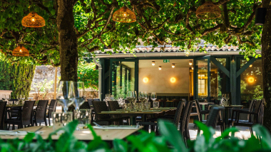 Exterior of L'auberge des Isles restaurant, Montreuil-Bellay, France.