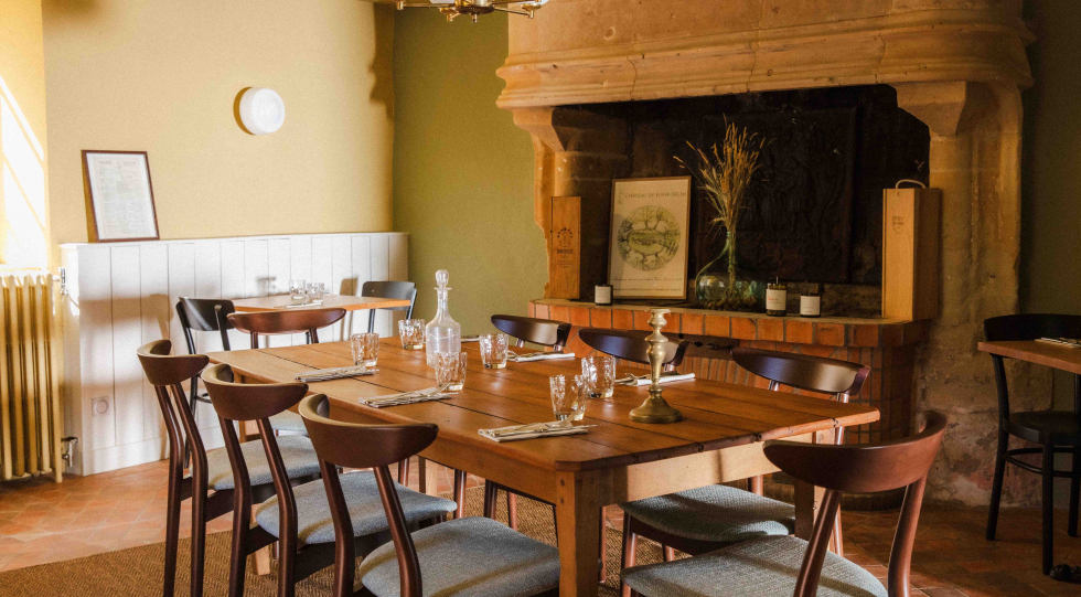 Interior of L'auberge des Isles restaurant, Montreuil-Bellay, France.
