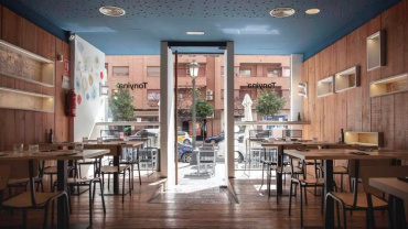 Bar Tonyina, a restaurant and wine bar in Valencia, Spain.