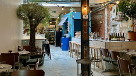 kiosque., a wine bar in Hamburg, Germany.