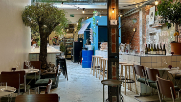 kiosque., a wine bar in Hamburg, Germany.