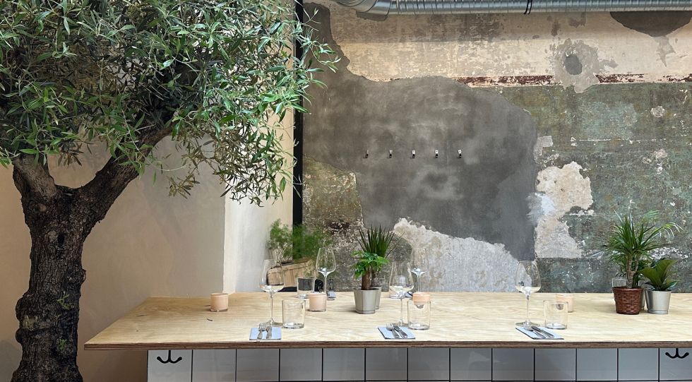 kiosque., a wine bar in Hamburg, Germany.