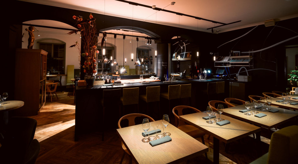 3 pavaru restorans, a restaurant in Riga, Latvia.