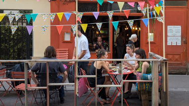 Resto-Zinc, a restaurant and wine bar in 11th arr, Paris, France.