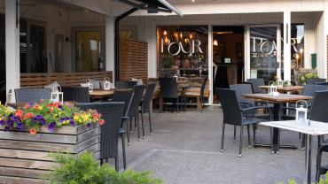 POUR - by Signe, a wine bar in Tjøme, Norway.