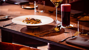 Koer Kulinarik & Bar, a restaurant and wine bar in Hamburg, Germany.