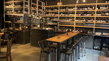 Meetly Storgatan, a wine bar in Linköping, Sweden.