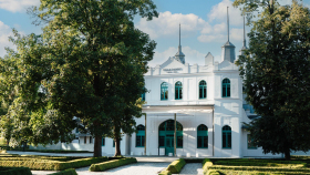 Seven Restaurant Café by Villa Sandy, City Park Resort, a restaurant and hotel in Košice, Slovakia.