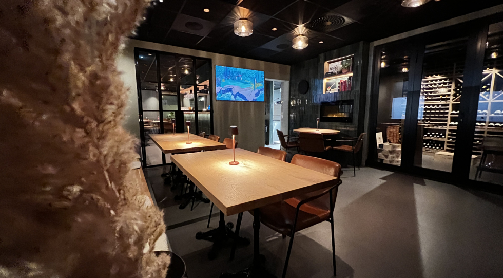 Kork Vinbar & Scene, a wine bar in Rørvik, Norway.