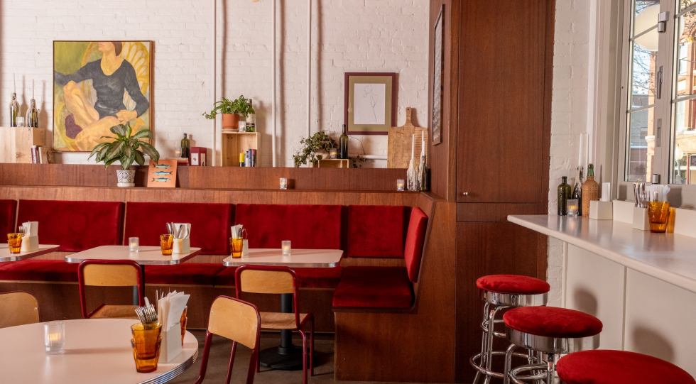 Dining room at Familiar Creature, Saratoga Springs, USA.