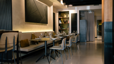 Maestro Bar, a wine bar in Valencia, Spain.