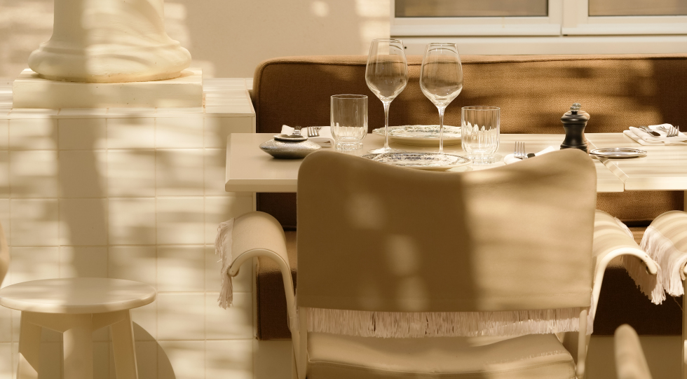 Lilou Hôtel, a hotel, restaurant and wine bar in Hyères, France.