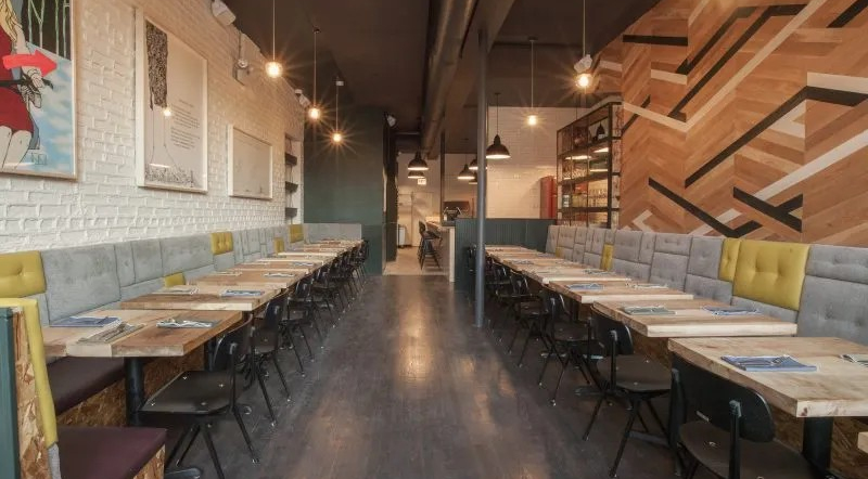 Giant, a restaurant in Chicago, USA.