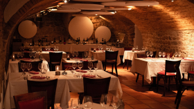 Salle voûtée Bistrot du Lion d'Or Carouge, Switzerland.