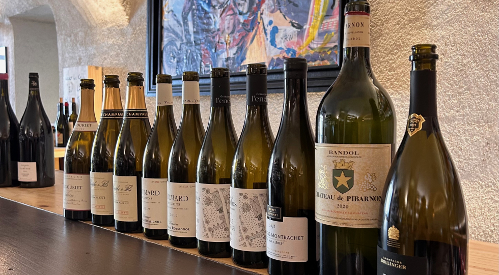Line up at Gencel Cave & Bar à Vins, Cannes, France.