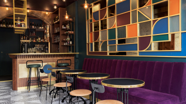 Illustre Bar et Cave à manger, a wine bar in Côteaux du Lyonnais, France.