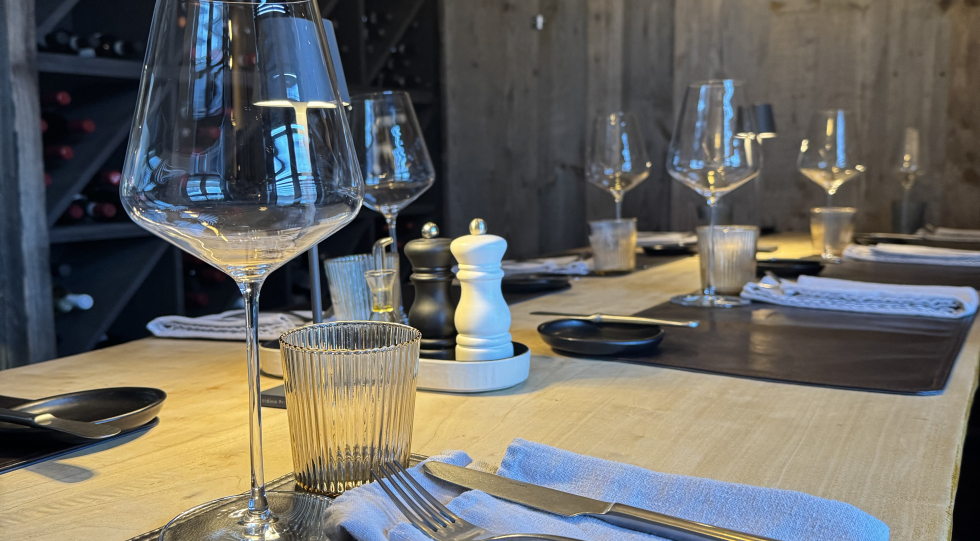 Bar & Kwizine, a wine bar and restaurant in Belgium.