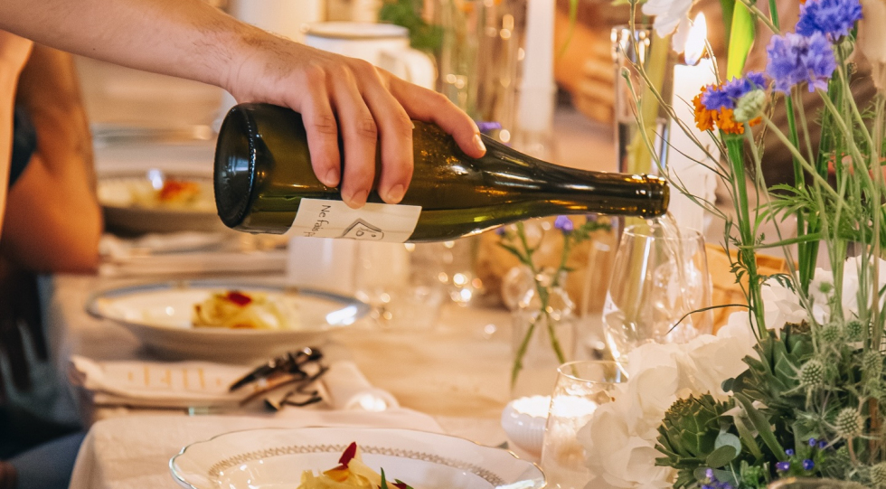 Table service at wine bar La Mirza, Nantes, France.