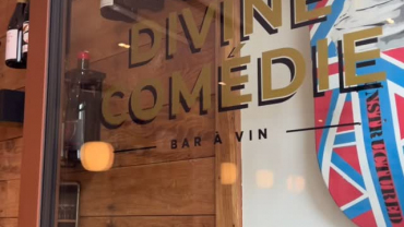 Entrance wine bar Divine Comédie, Nantes, France.