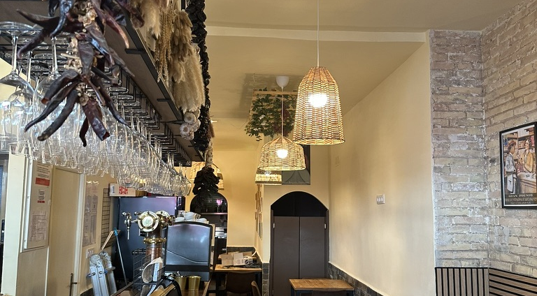 La Cantina Gastrotberna, a wine bar and restaurant in Valencia, Spain.