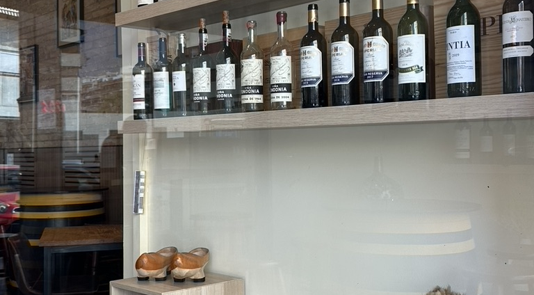 La Cantina Gastrotberna, a wine bar and restaurant in Valencia, Spain.