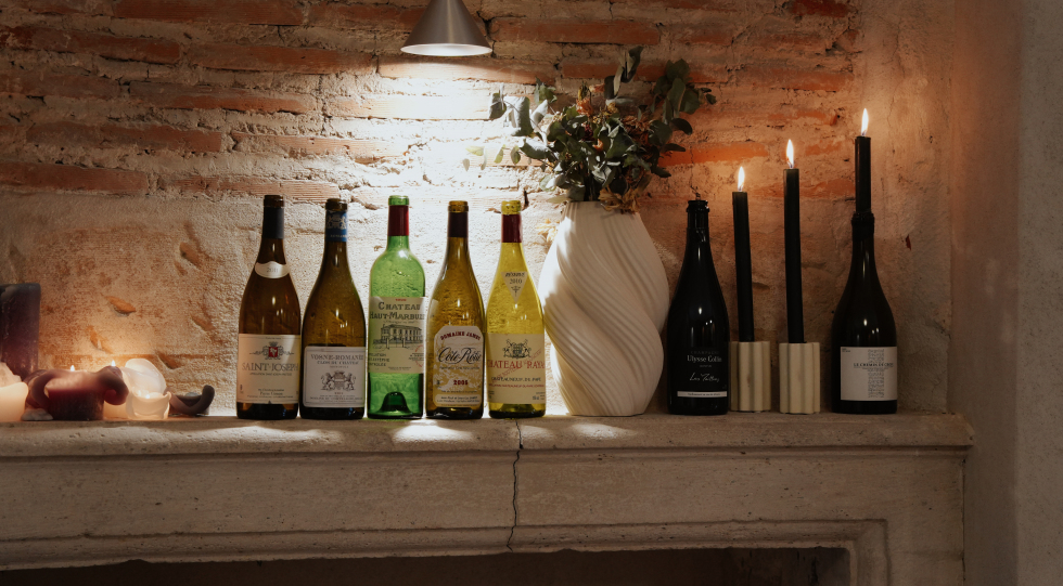 La Belle Cave Club , a wine bar in Bordeaux, France.