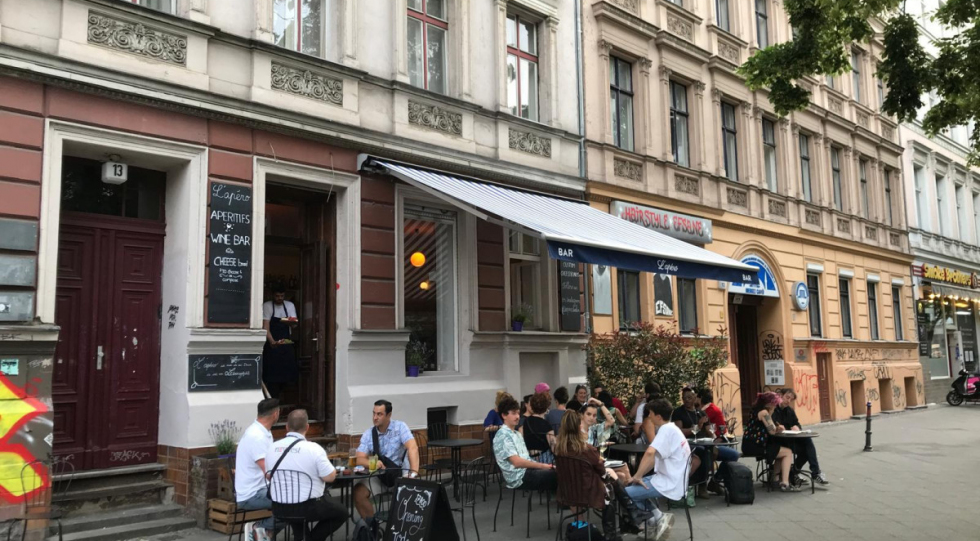 Exterior of wine bar L'Apéro, Berlin, Germany.