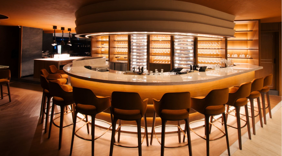 Temper's portal from wine room to cocktail lounge. Restaurant temper. Wine Room & Lounge, Singapore.