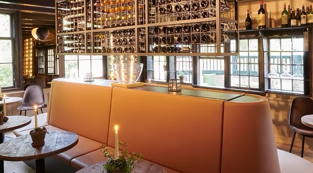 Cour des Vins, a wine bar in Netherlands.