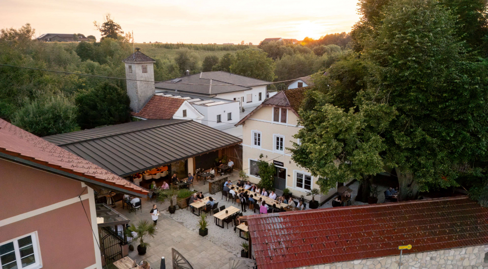 Kellervinothek Dafner, a wine bar and restaurant in Austria.